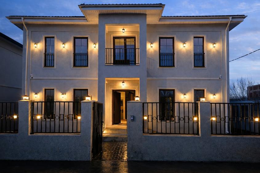 Casă 4 camere, 160 mp utili, teren 350 mp, lângă parc - 1