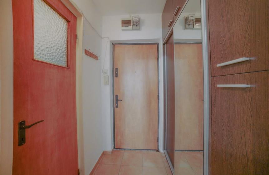 Garsoniera langa metrou Titan - 4