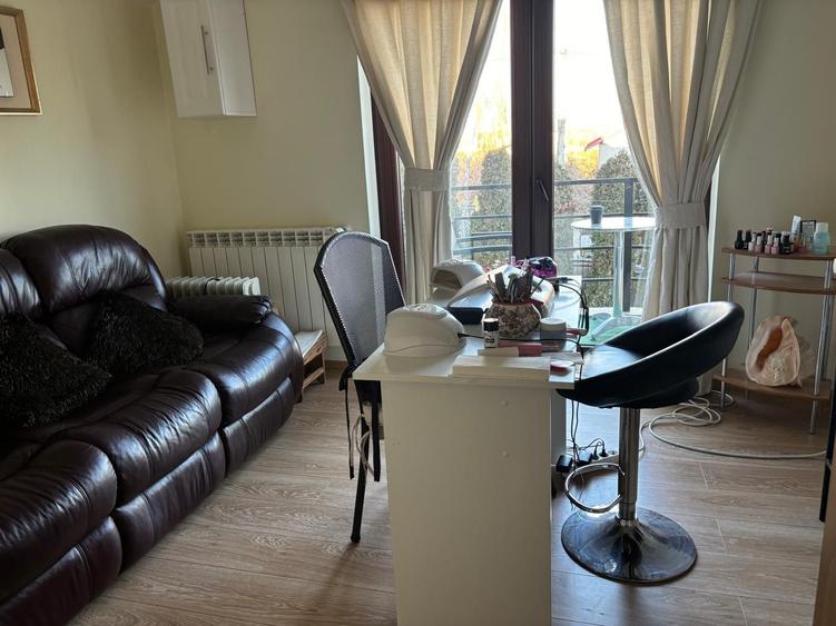 Casa cu 5 camere in zona Nicolina - T. Neculai - 4