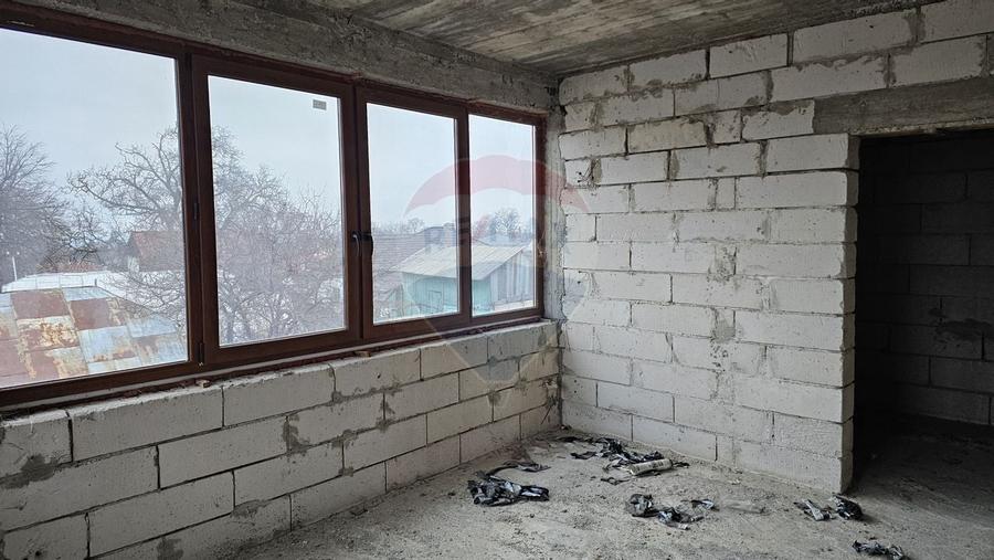 Casă / Vilă cu 12 camere, teren intravilan de 2869mp în Siminicea, SV - 16