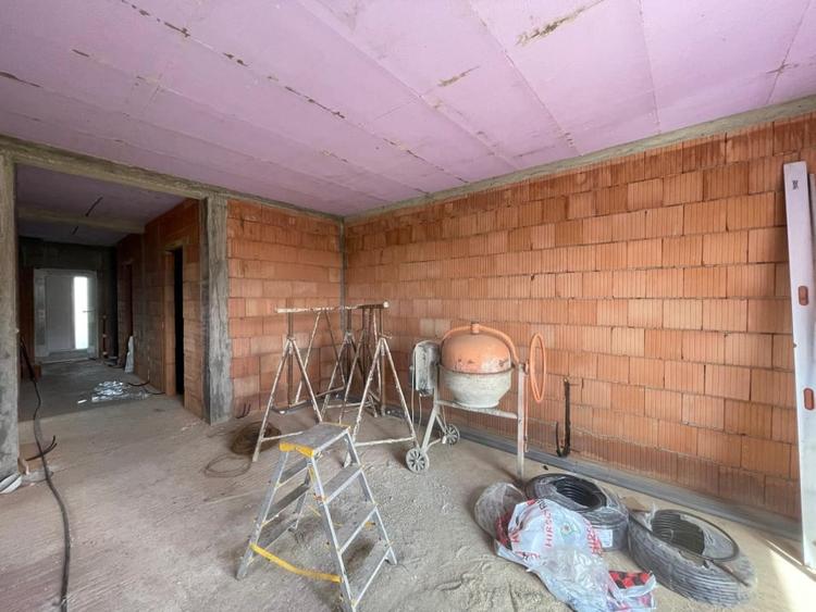 Duplex pe parter 3 camere si dressing Mosnita Veche Drumul Boilor - 1