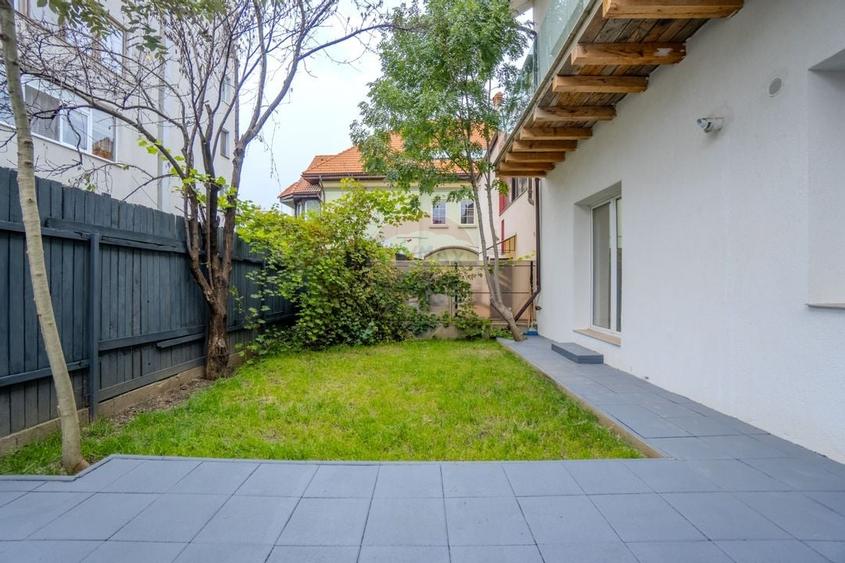 COMISION 0 | Birou modern si luminos la casa cu gradina privata - 24