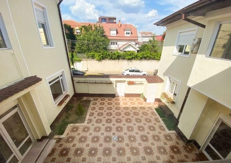 Vila la inchiriere - 1