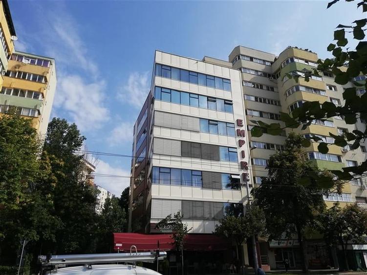 Cladire de birouri de vanzare - 1