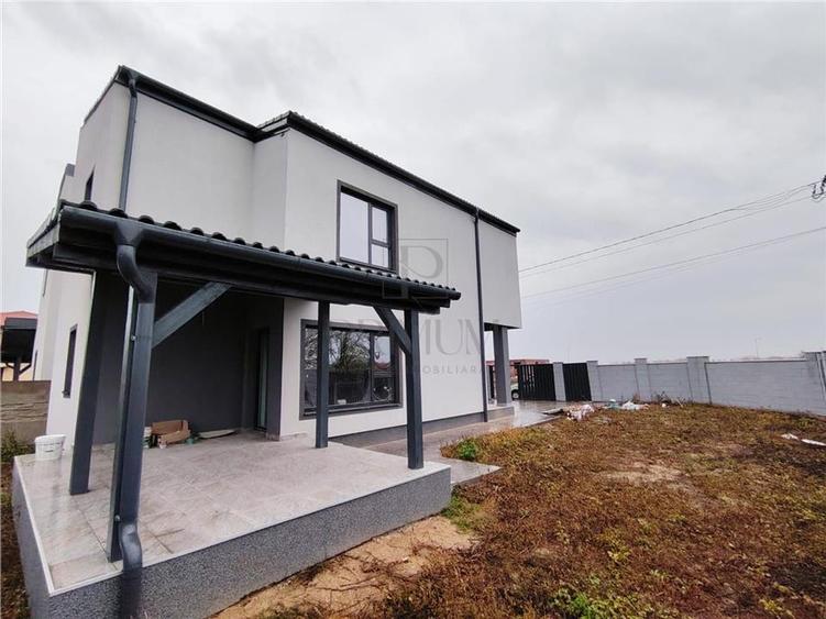 Duplex modern - despartit prin baie - 2 fronturi stradale - pompa caldura - 3