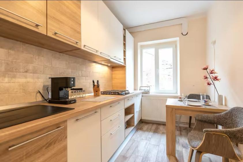 Apartament 2 camere,complet renovat, inima centrului Istoric, Strada Castelului - 11