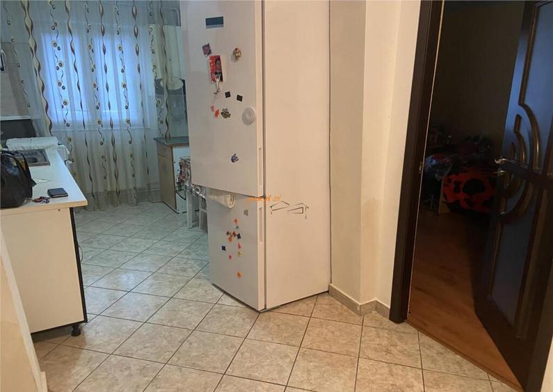 Apartament 2 camere ,56 mp, zona Longinescu , decomandat, im - 10