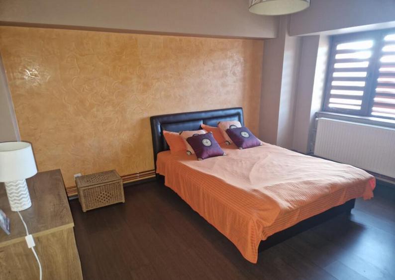 Apartament 3 camere, Targu Jiu - Bld. Republicii - 1