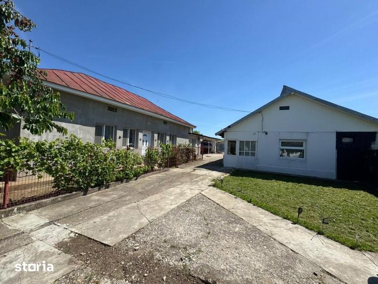 Casa de vanzare 2 locuinte in aceeasi curte, teren generos 3.855 - 1