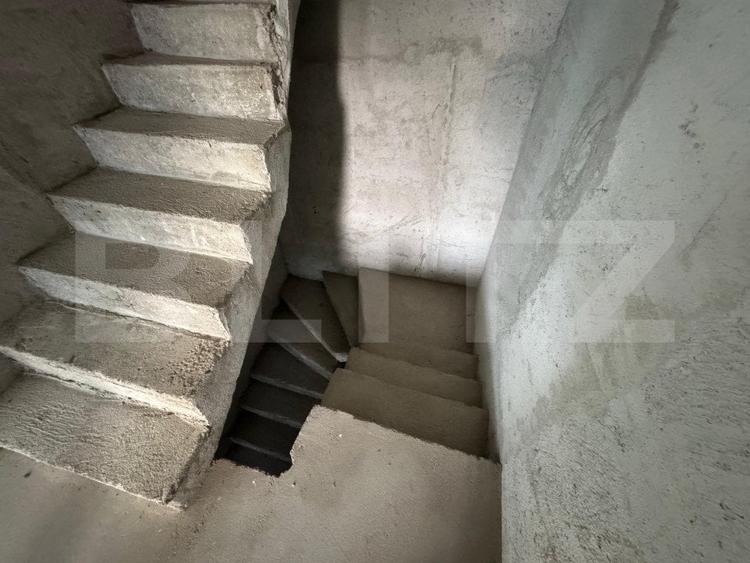 Casă individuală cu 5 camere cu Canalizare în Partoș