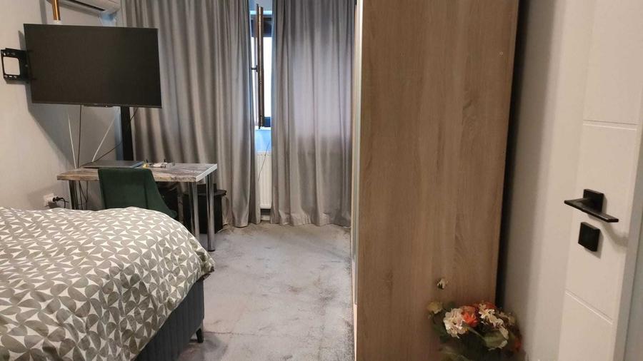 Casă cu 4 camere cu Teren 200 Mp în 1 Decembrie