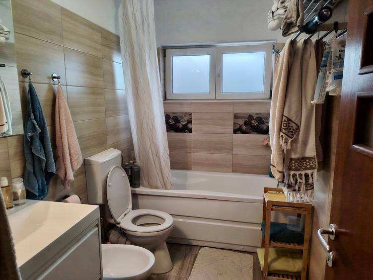 Duplex cu 4 camere cu Canalizare în Popești-Leordeni