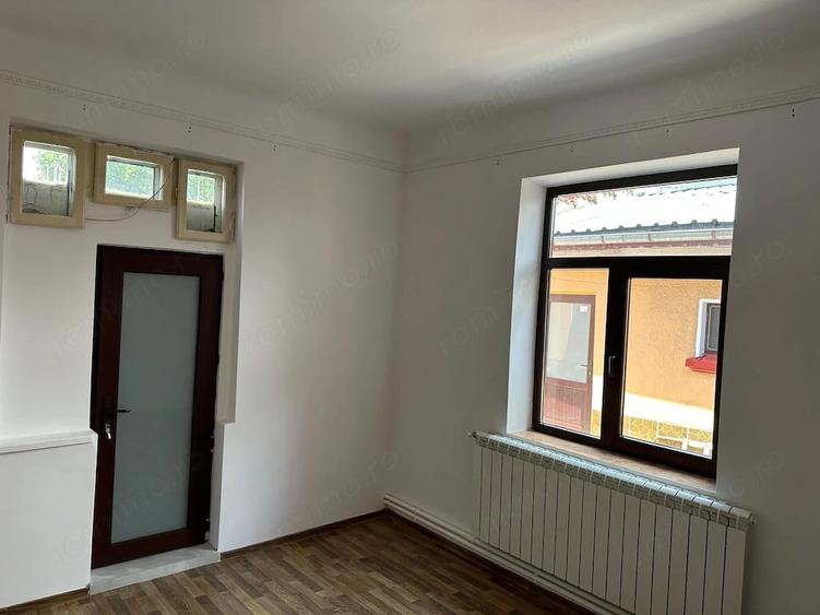 Casă cu 5 camere cu Teren 160 Mp în Rahova