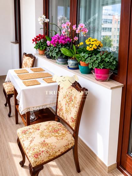 Apartament cu 3 camere decomandat în Victoriei