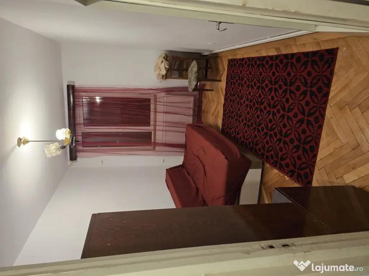 Apartament cu 3 camere decomandat în 1 Mai