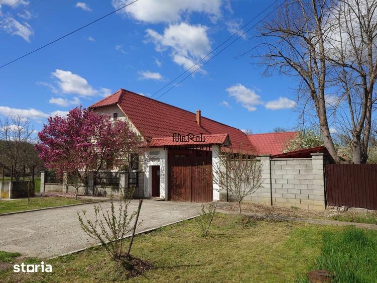 Casă cu 5 camere cu Teren 1440 Mp în Brazii