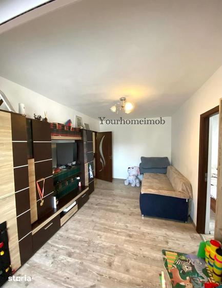 Apartament cu 2 camere semidecomandat în Craiovița Nouă