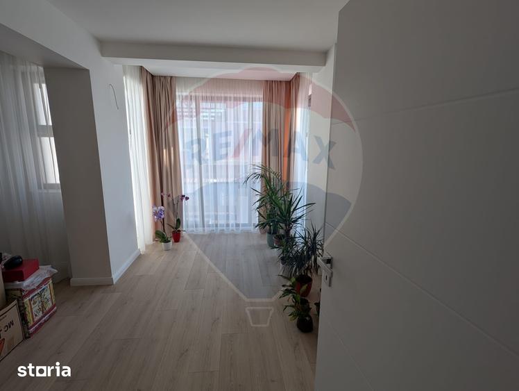 Casă cu 6 camere cu Teren 484 Mp în Central