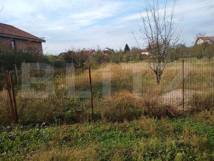 Teren Construcții intravilan de 1400 mp, în Bercu Roșu