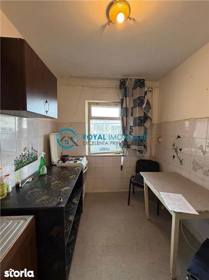 Apartament cu 3 camere decomandat, mobilat în Mărășești