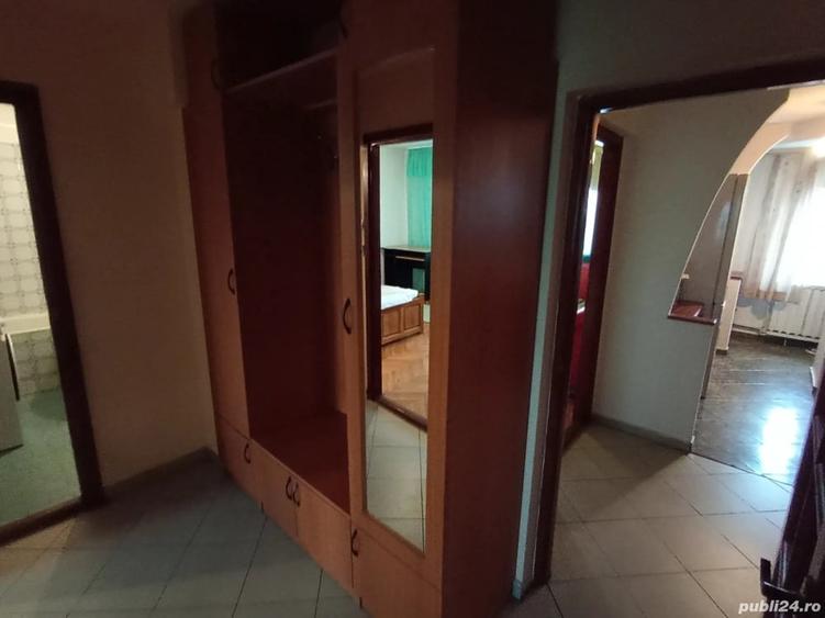 Apartament cu 3 camere decomandat în Lunei