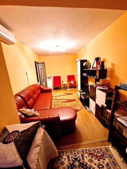 Casă cu 2 camere semidecomandat în Est