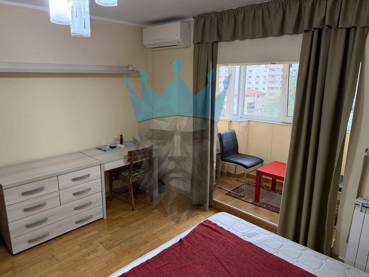 Apartament cu 3 camere decomandat, mobilat în Sebastian