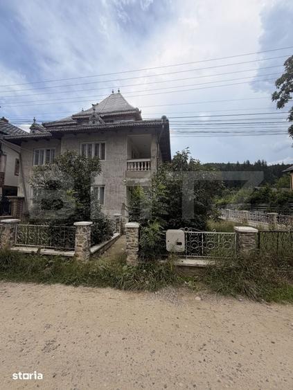 Casă cu 5 camere cu Teren 231 Mp în Vama