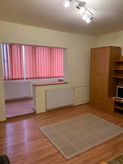 Garsonieră decomandată în Kiriac