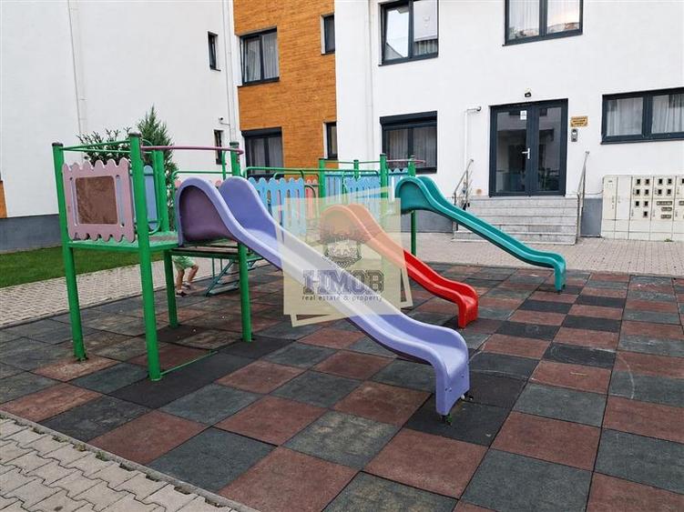 Apartament cu 3 camere decomandat, mobilat în Turnișor