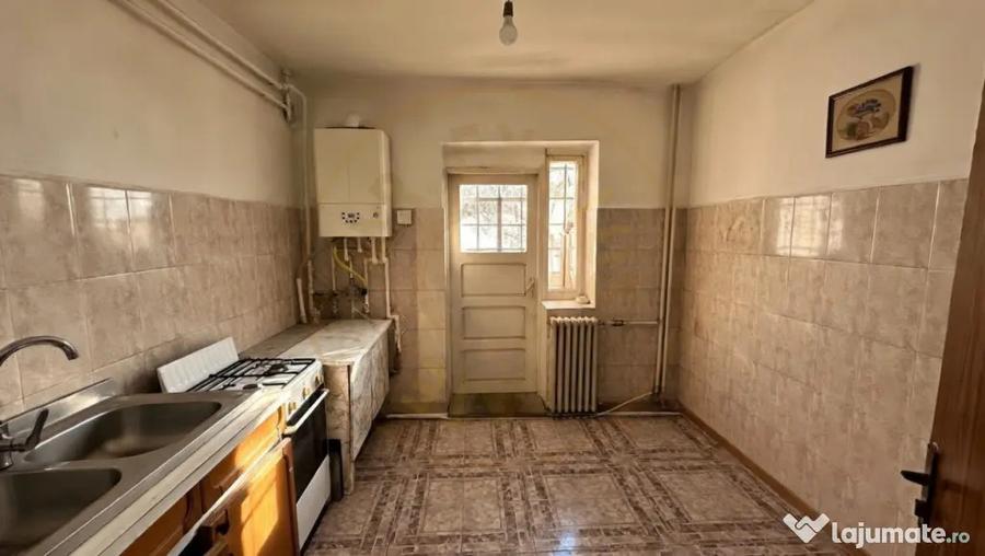 Apartament cu 2 camere decomandat în Popa Șapcă