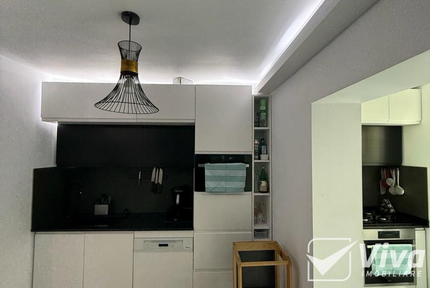 Apartament cu 3 camere decomandat, mobilat în Nicolina