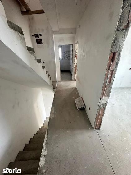 Casă cu 4 camere cu Teren 130 Mp în Central