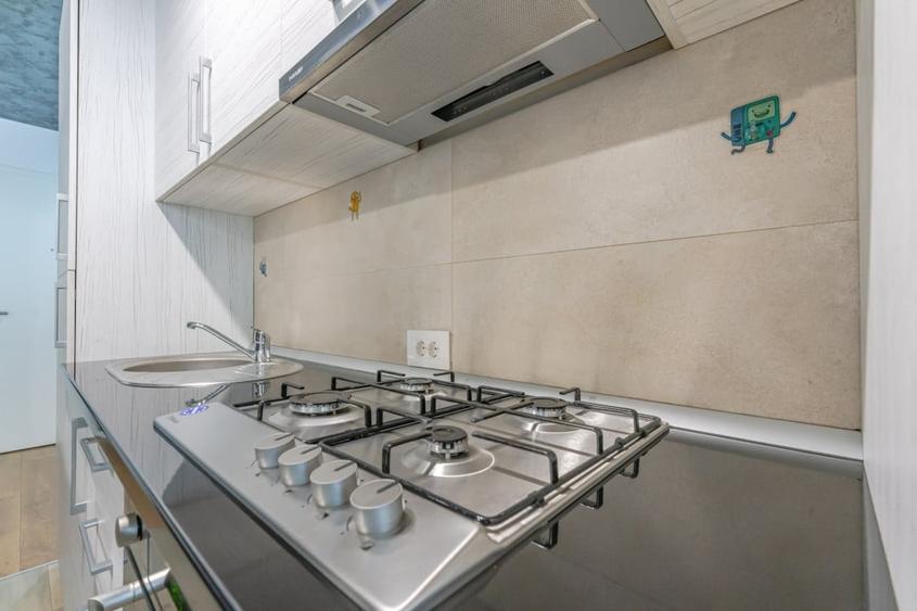 Apartament tip studio, in Coresi la pietonala - 10