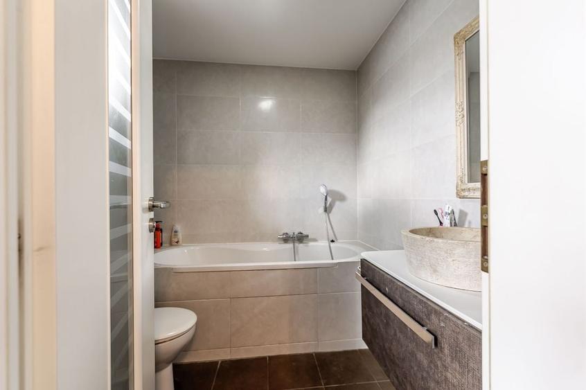 Casa spatioasa de vanzare &icirc;n Bujac , 3 bai, 5 camere, super pret! - 12