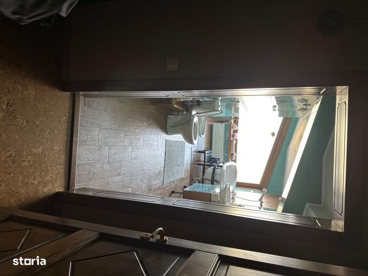 Casa de vanzare, central in apropierea de ?colii, locuri de joaca s.a. - 1