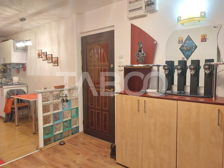 Apartament 55 mpu mobilat utilat 3 camere 2 balcoane pivnita Cisnadie - 18