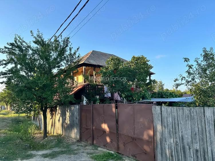 Vand casa batranesca + 1000mp teren intravilan, com. Dragutesti, sat Urechesti