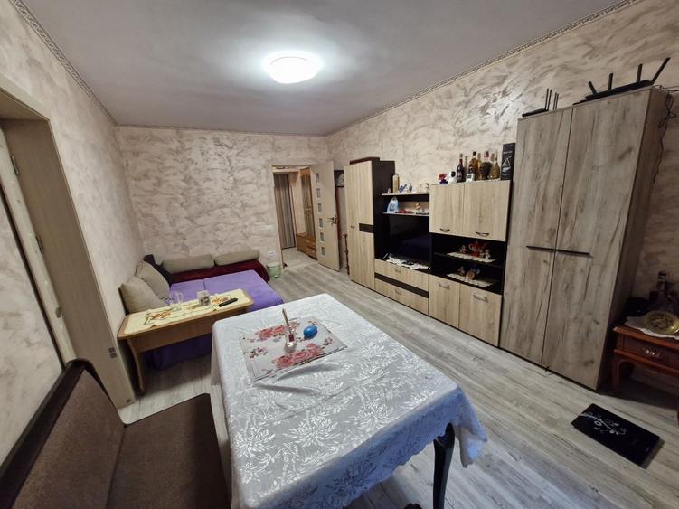 Apartament cu 2 camere decomandat în Abator