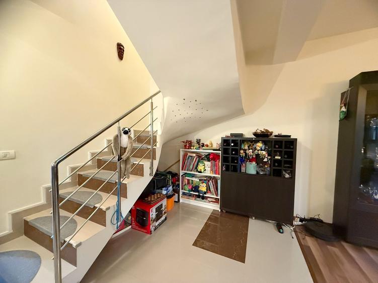 Duplex Mobilat / 4 Camere / 2 Bai / Teren 200 mp - 8