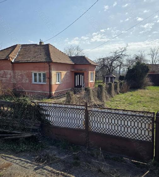 Vand casa in Totesti. - 8