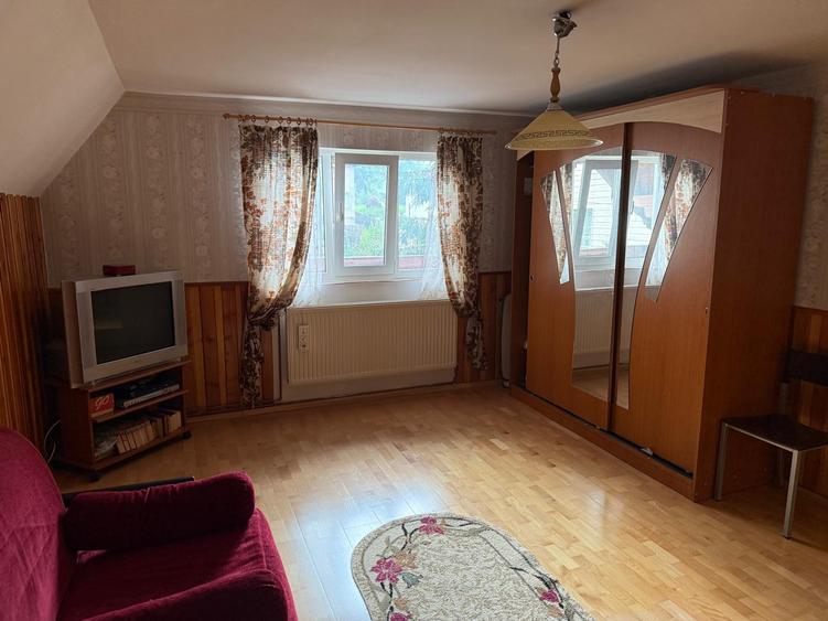 VANZARE CASA TIP PENSIUNE - 15