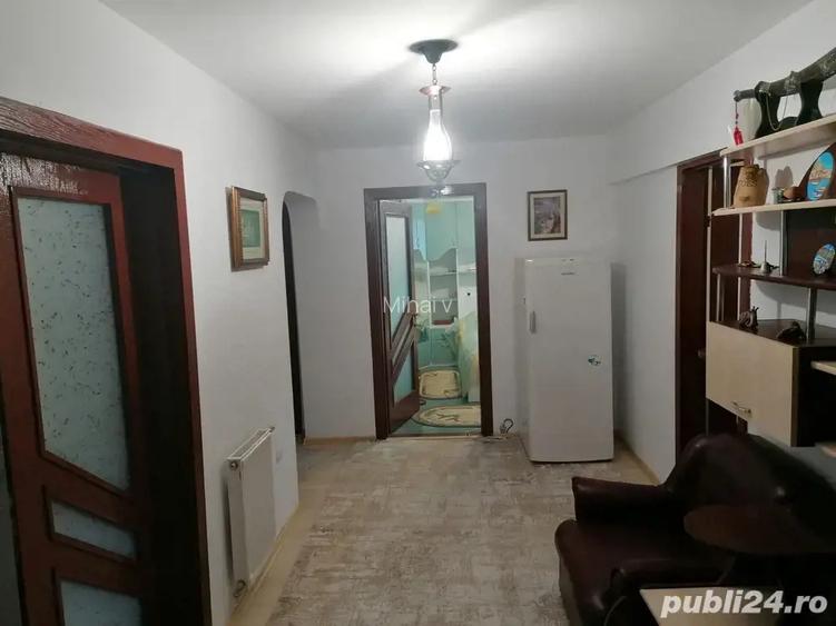 De vanzare apartament cu 3 camere
