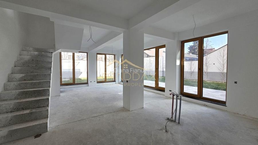 Apartament de vanzare 3 camere tip Duplex***Curte 110mp***Piata Domenii Apartament de vanzare 3 camere tip Duplex***Curte 110mp***Piata Domenii
