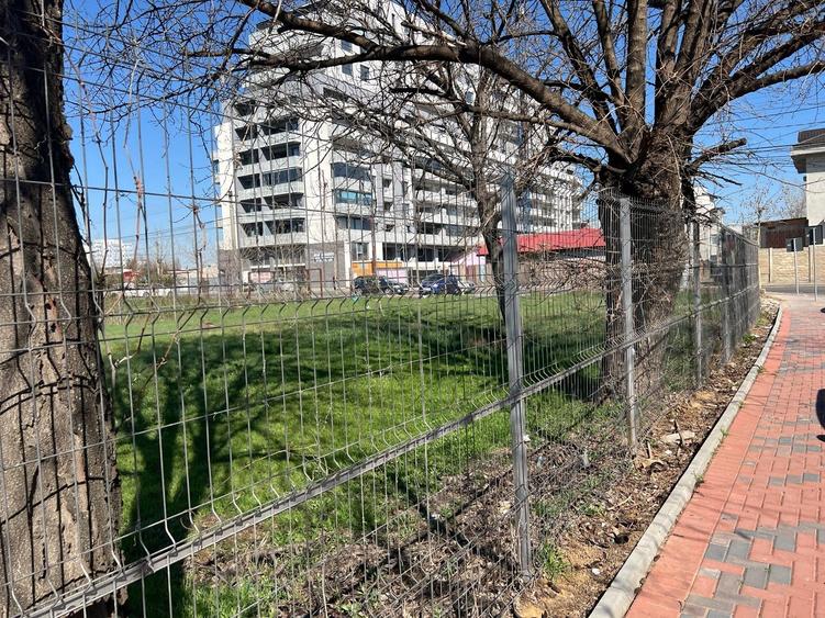 Titan -Auchan - unicat, teren 1750 mp, pe colt, dubla deschidere - 7