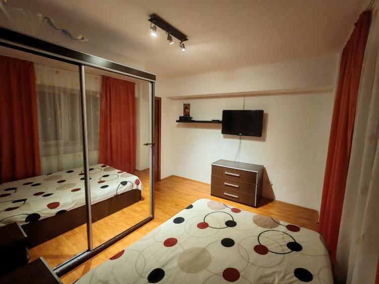 Apartament 2 camere decomandat - zona Democratiei - 1