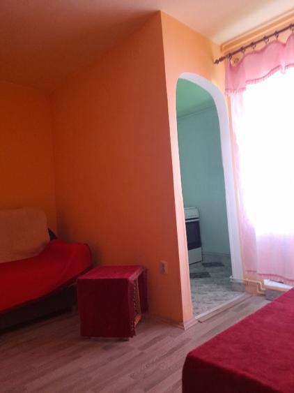 Garsoniera libera etajul 1/4,CT.,și cu balcon  - 3