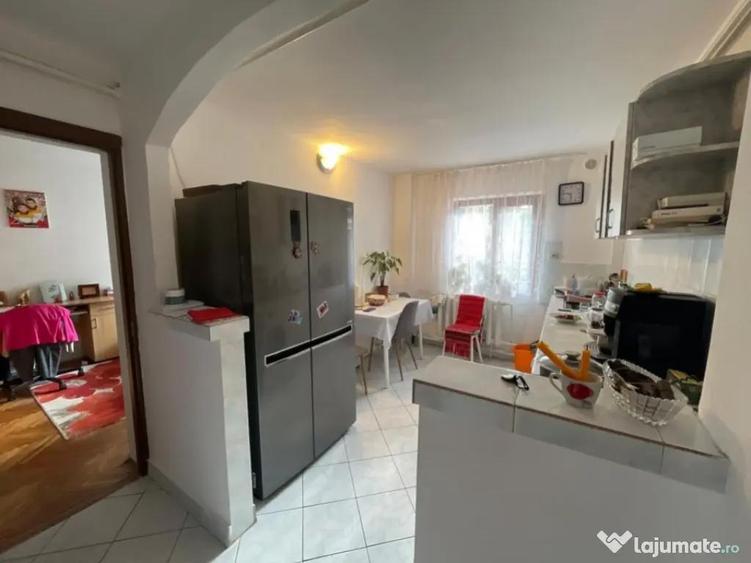 Apartament de vanzare cu 3 camere, 81 mp, zona Victor Babes - 5