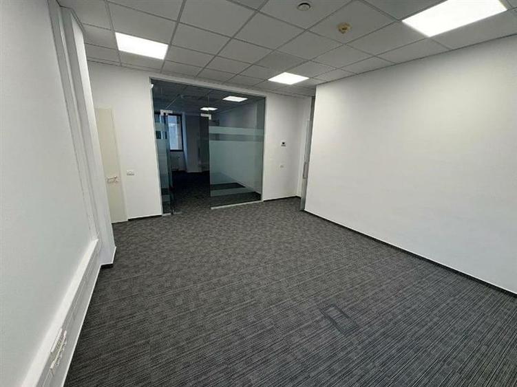 Inchiriere birouri in Union II BC de la 61 mp - 17