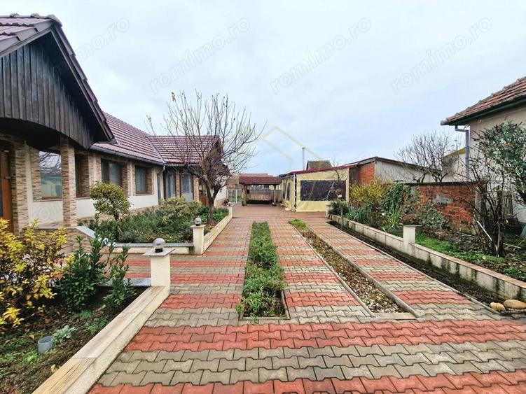 Casa individuala spatioasa, renovata total pe parter I Recas | COM 0% - 9